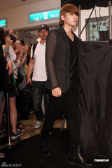 高清组图：SJ-M八缺一现身台湾 引发歌迷混乱