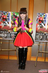 组图：蝴蝶姐姐变骑士公主 挺罗志祥撕信为效果