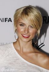 组图：德国队中场萨米-赫迪拉女友莉娜-格尔克