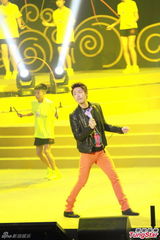 香港办文艺晚会庆国庆 霍震霆称不办百日宴(图)