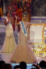 组图：2013世界小姐总决赛 菲律宾籍佳丽摘桂冠