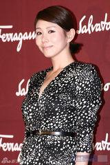 组图：金正恩金素妍等众星盛装性感出席时装秀