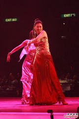 组图：叶倩文一家三口合唱 林青霞素颜到场欣赏