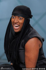 组图：巴黎时装周“女汉子”走秀颠覆T台