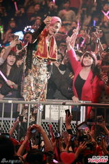 组图：罗志祥香港开唱 谭咏麟相挺当和事佬