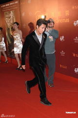 组图：《龙门飞甲》澳门首映 李连杰周迅亮相红毯