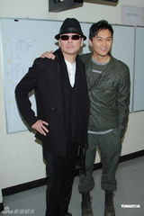 组图：众星为慈善活动献唱 张智霖黄耀明领衔出席