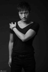 高清图：耿乐写真展型男多面 黑白色调突显艺术底蕴