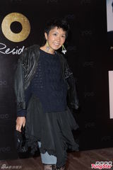 组图：Amanda S.出席派对自曝结婚十年计划生子