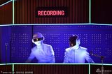 组图:Daft Punk法瑞尔夺最佳流行乐队 表演热单