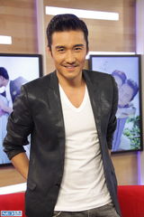 组图：明道李沁胡兵做客聊《如果我爱你》