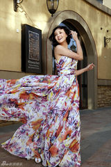 组图：戴娇倩飘逸长裙写真 随风舞动灵秀优雅