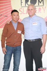 组图：杜汶泽为公益而裸 床战女优身心俱疲