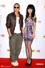 幻灯：《风云2》香港首映 贡米同场未见霆锋表遗憾