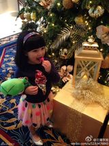 组图：众星欢乐庆圣诞 Angela可爱林志玲性感