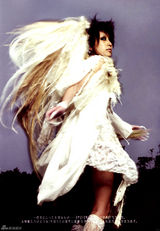 高清组图：中岛美嘉写真化身叛逆天使 浪漫神秘