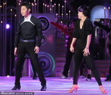 组图：撒贝宁与辣妹贴身热舞 摸大腿尺度升级