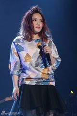 组图：蔡健雅杨乃文徐佳莹开唱 演绎三色浪漫