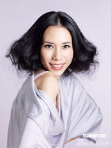 幻灯图：莫文蔚为彩妆代言 透露新专辑即将面世