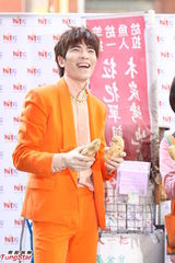 组图：萧敬腾自曝看A片爱偷听 发片在即怕歌曲外泄