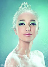 组图：秦岚化身冰雪女王登封面 引领秋冬美妆新风潮