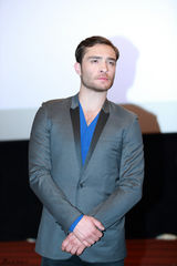 组图：“绯闻男孩”爱德空降申城会影迷