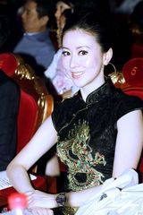 组图：亚姐决赛现场玉腿酥胸 艺术生扎堆汤加丽助阵 