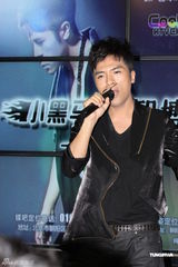 高清组图：黄智博原创大碟面世 温雅亮丽为其站台