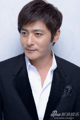 组图：章子怡张东健多伦多拍写真展魅力