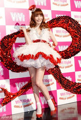 组图：ViVi当家模特藤井莉娜从杂志毕业