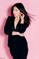 组图：朱珠熟女写真优雅眼神凌厉