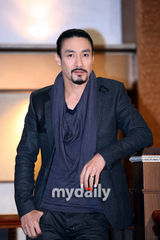 组图：韩星金慧秀新剧《我快乐的家》公开探班