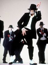 高清组图：迈克尔-杰克逊历年演唱会经典造型