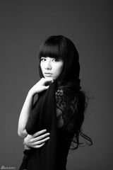 组图：黄奕登《风尚周报》封面 诠释贴近自然之美