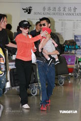 组图：谢霆锋张柏芝全家昔日温馨幸福瞬间