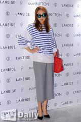 组图：T-ara孝敏智妍与孔孝真等看秀显个性