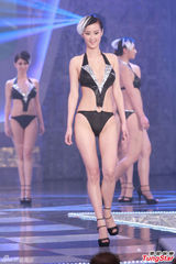 高清组图：亚姐竞赛泳装透视装比拼 堪比洗剪吹