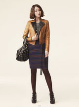 组图：韩星孔侑李敏贞携手代言 秋冬广告扮情侣