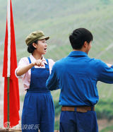 组图：电视剧《雷锋》将上星 苗圃饰演养猪劳模