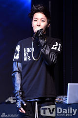 组图：韩新男团防弹少年团出道嘻哈玩转乐坛