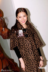 幻灯组图：丁子高情人节陪家人 杨千嬅虎年暂不添丁