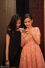 组图：微博之夜专访 Angelababy(杨颖)求大家别催婚