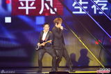 高清图：萧亚轩范玮琪五月天等亮相音乐颁奖礼