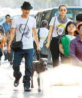 组图：黄宗泽胡杏儿昔日台前幕后甜蜜恩爱