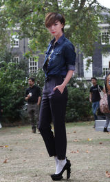 组图：王珞丹秀场被误认超模 造型时尚红唇抢眼