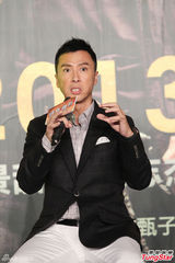 组图:《特殊身份》首映 甄子丹力拼《金刚狼2》