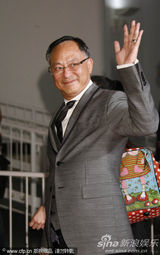 组图：杜琪峰《夺命金》首映 胡杏儿长裙华丽