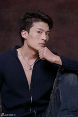 组图：孙艺洲童年青年时期罕见生活照