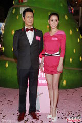 组图：郑嘉颖佘诗曼旧爱同台疑似复合