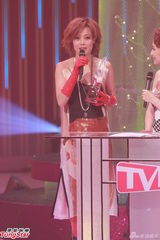 组图：容祖儿林峰领衔金曲榜 G.E.M上演黑丝诱惑